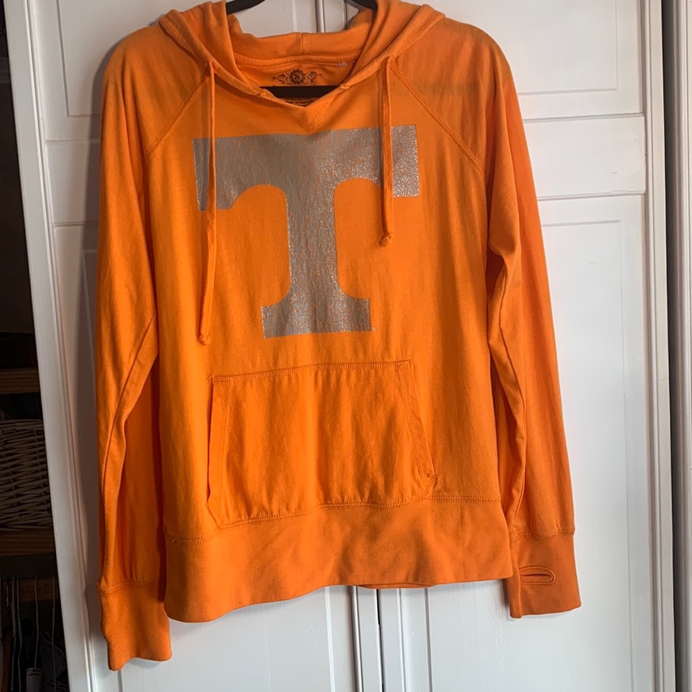 Medium University of Tennessee Volunteers long sleeve hoodie